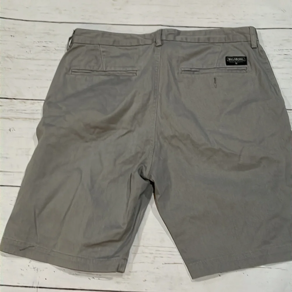 Billabong mens gray shorts